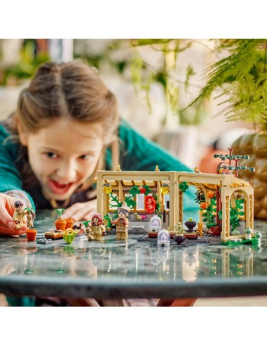 LEGO HARRY POTTER 76445 Castillo de Hogwarts: Clase de Herbología