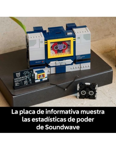 LEGO ICONS 10358 Transformers: Soundwave