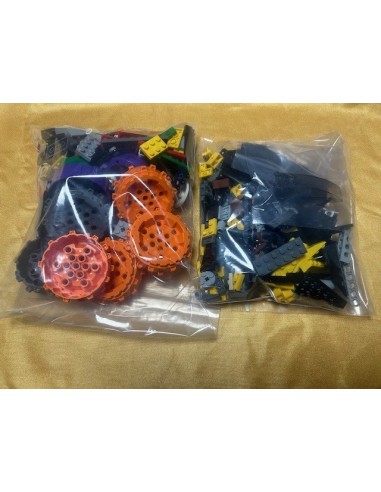 LEGO (SEGUNDA MANO) HEROES DC 76013 The Joker Steam Roller