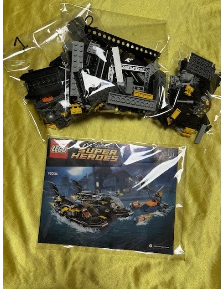 LEGO (SEGUNDA MANO) 76034 BATMAN II The Batboat Harbour Pursuit (Harbor) (2015)