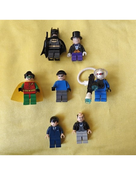 LEGO DC BATMAN I 7888 The Tumbler: Joker's Ice Cream Surprise