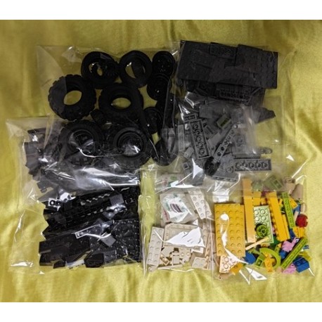 LEGO (SEGUNDA MANO) DC BATMAN I 7888 The Tumbler: Joker's Ice Cream Surprise